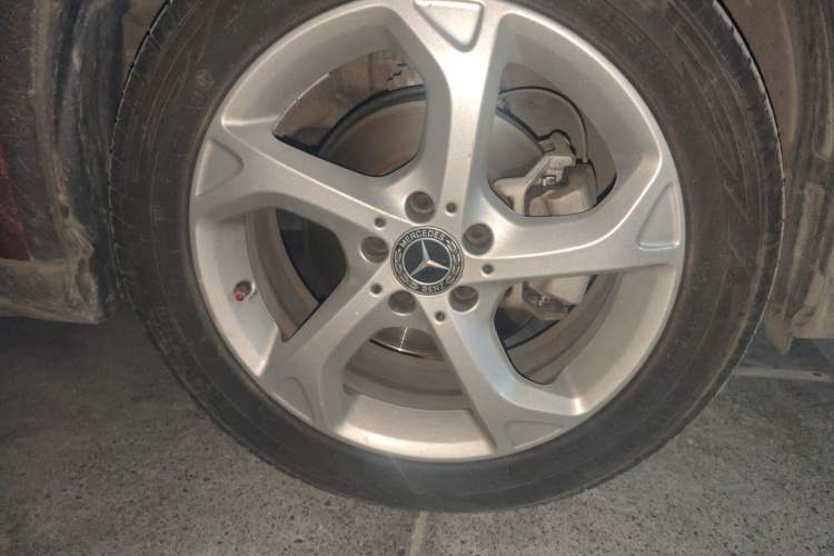 Used Mercedes-Benz GLA 2018 GLA 200 Sport Edition Right Front Wheel Hub