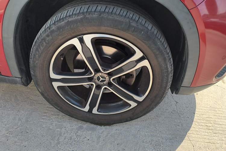 Used Mercedes-Benz GLA 2018 GLA 200 Fashion Model Right Front Wheel Hub