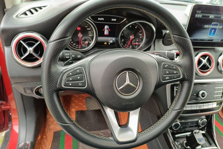Used Mercedes-Benz GLA 2018 GLA 200 Sport Edition Steering Wheel