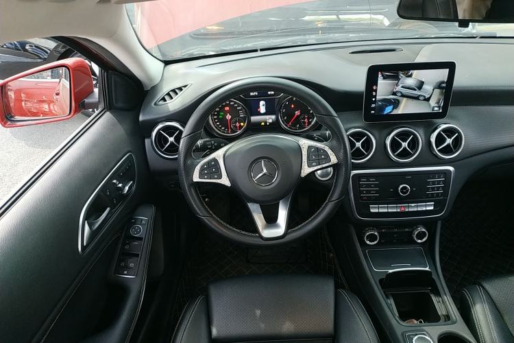 Used Mercedes-Benz GLA 2018 GLA 200 Sport Edition Steering Wheel