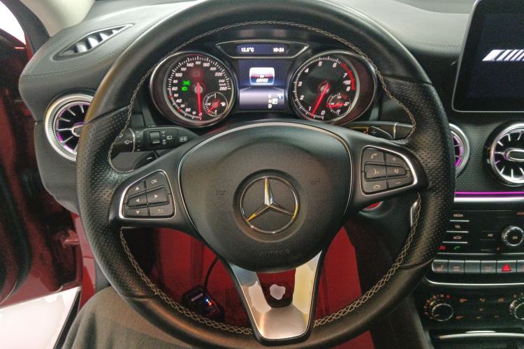 Used Mercedes-Benz GLA 2018 GLA 220 4MATIC Sport Edition Steering Wheel