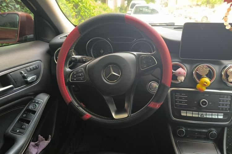 Used Mercedes-Benz GLA 2018 GLA 200 Sport Edition Steering Wheel