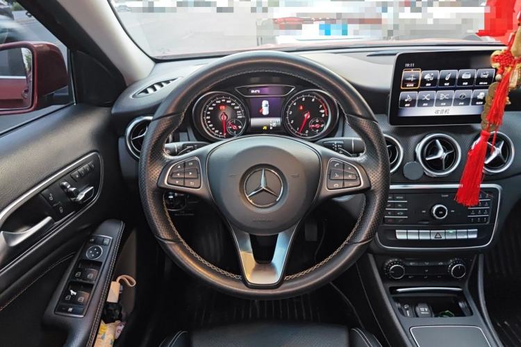 Used Mercedes-Benz GLA 2018 GLA 200 Sport Edition Steering Wheel