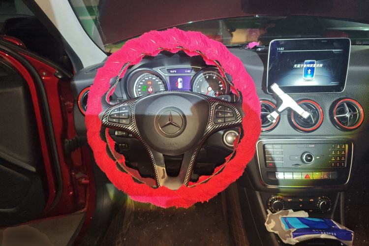 Used Mercedes-Benz GLA 2018 GLA 200 Sport Edition Steering Wheel