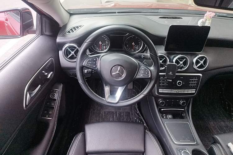 Used Mercedes-Benz GLA 2018 GLA 220 4MATIC Sport Edition Steering Wheel
