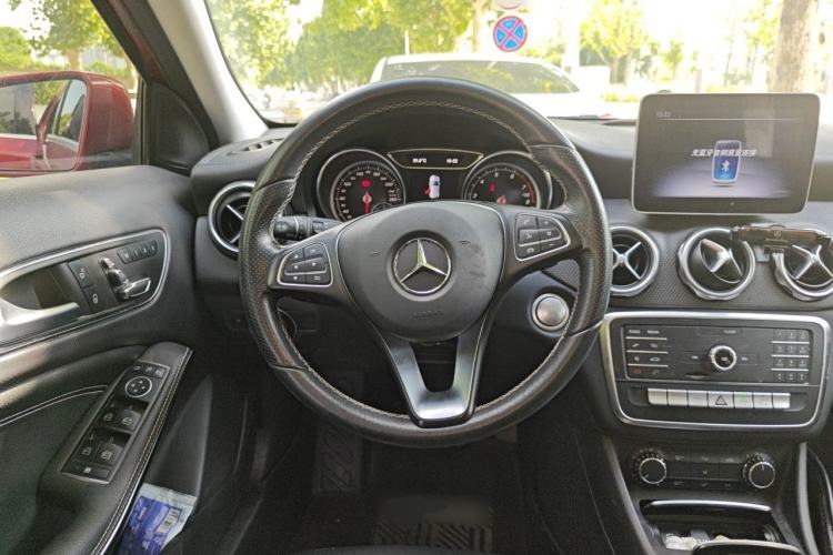 Used Mercedes-Benz GLA 2018 GLA 200 Fashion Model Steering Wheel