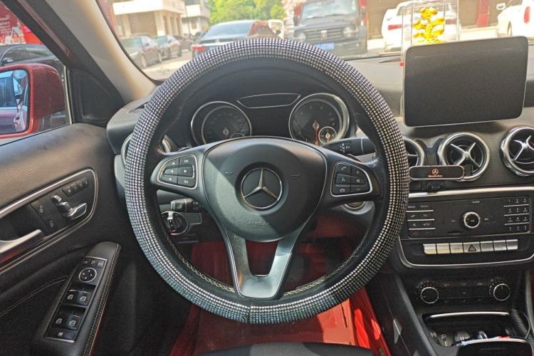 Used Mercedes-Benz GLA 2018 GLA 200 Fashion Model Steering Wheel