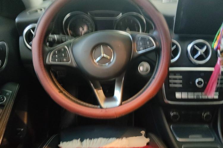 Used Mercedes-Benz GLA 2018 GLA 200 Sport Edition Steering Wheel