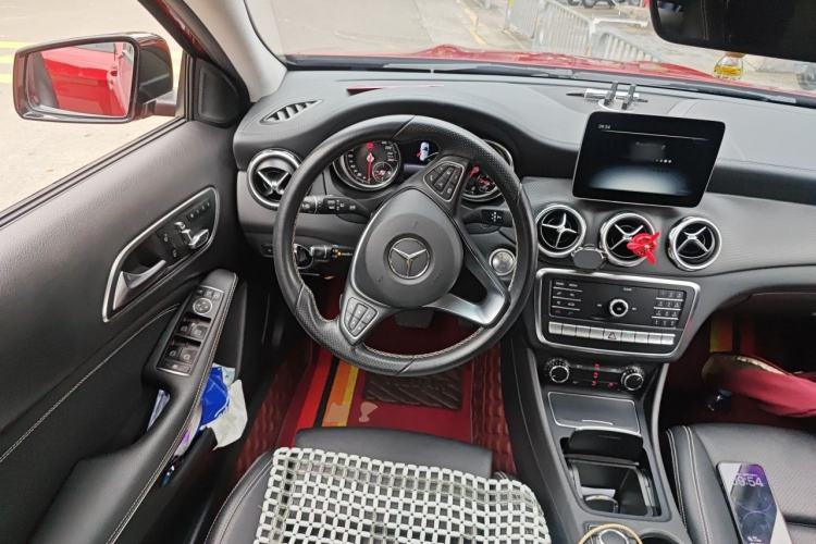 Used Mercedes-Benz GLA 2018 GLA 220 4MATIC Sport Edition Steering Wheel