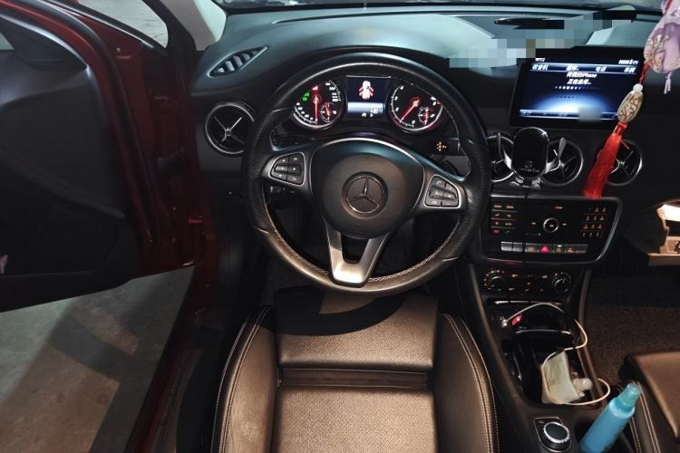Used Mercedes-Benz GLA 2018 GLA 200 Sport Edition Steering Wheel