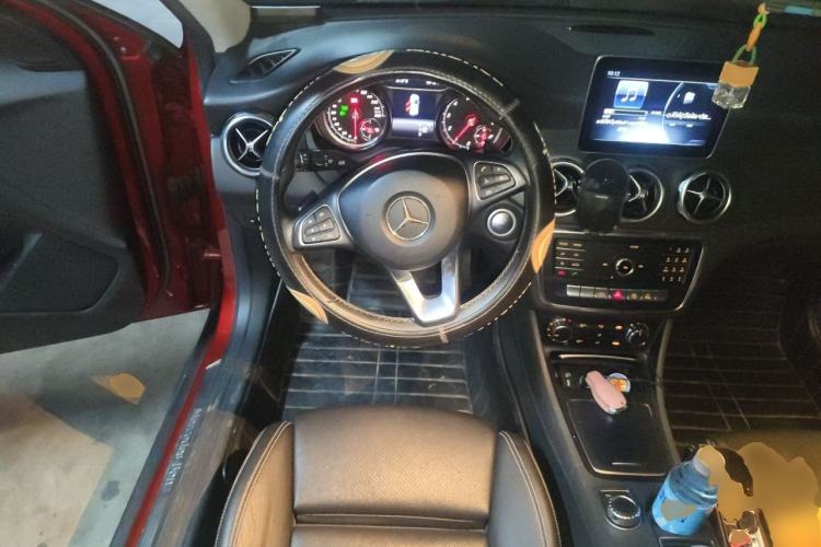 Used Mercedes-Benz GLA 2018 GLA 200 Sport Edition Steering Wheel