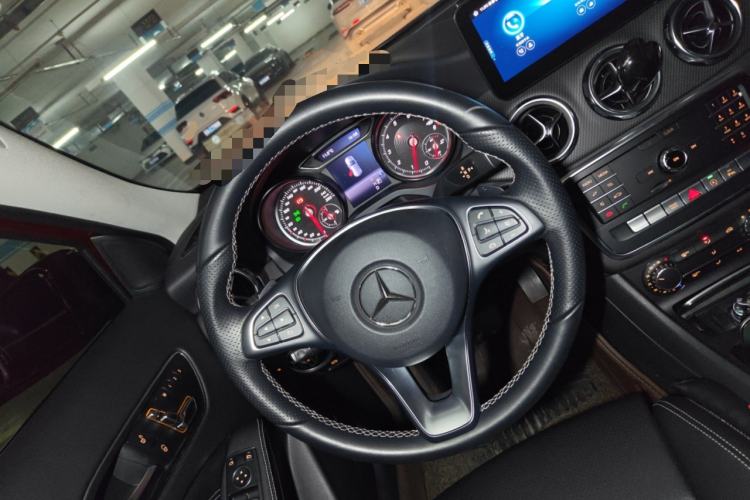 Used Mercedes-Benz GLA 2018 GLA 200 Sport Edition Steering Wheel
