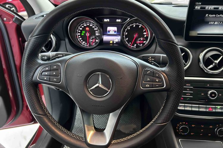 Used Mercedes-Benz GLA 2018 GLA 220 4MATIC Sport Edition Steering Wheel
