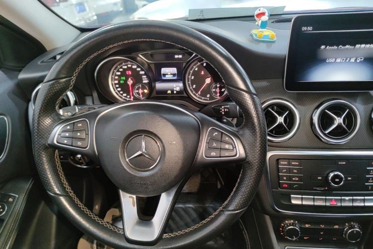 Used Mercedes-Benz GLA 2018 GLA 200 Sport Edition Steering Wheel