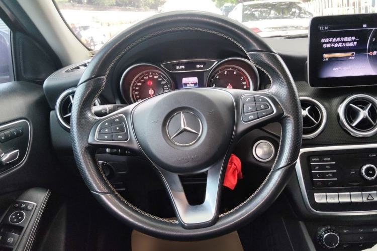 Used Mercedes-Benz GLA 2018 GLA 220 4MATIC Sport Edition Steering Wheel