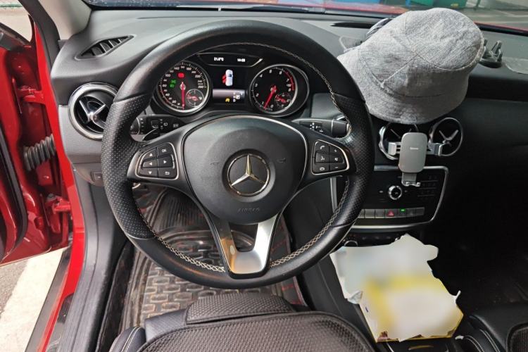 Used Mercedes-Benz GLA 2018 GLA 200 Sport Edition Steering Wheel