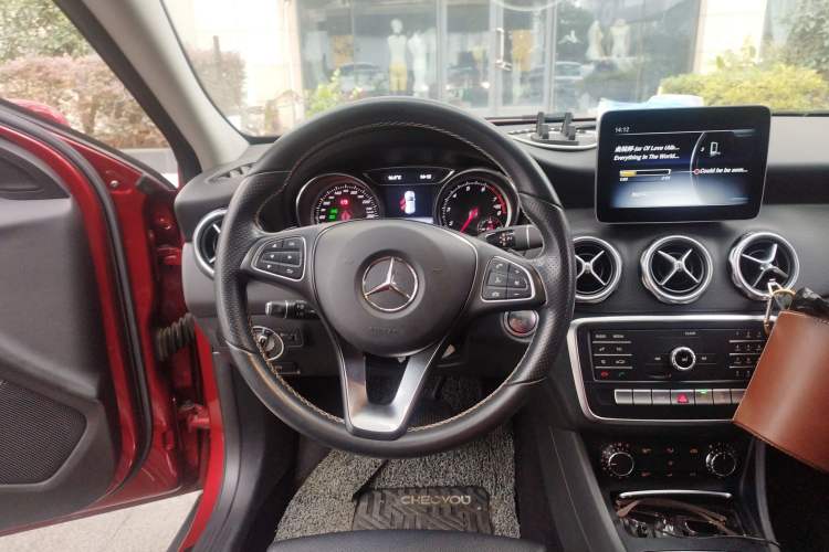Used Mercedes-Benz GLA 2018 GLA 200 Sport Edition Steering Wheel
