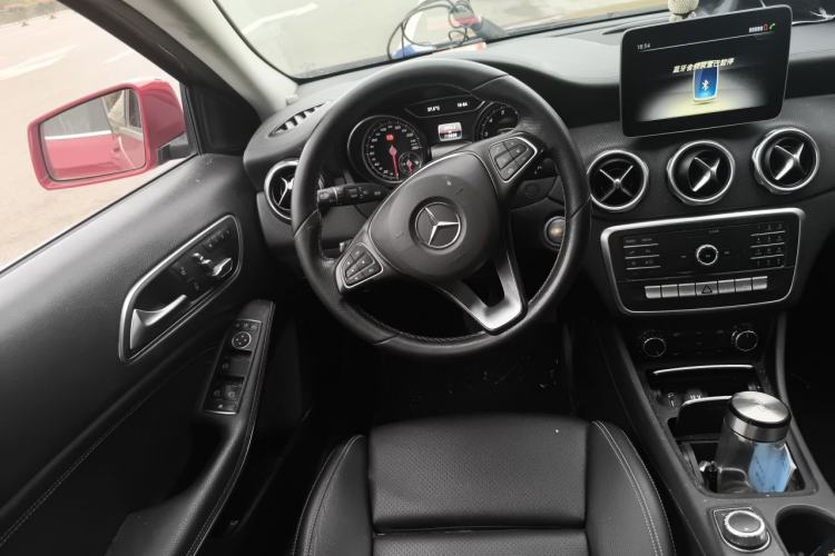 Used Mercedes-Benz GLA 2018 GLA 200 Fashion Model Steering Wheel