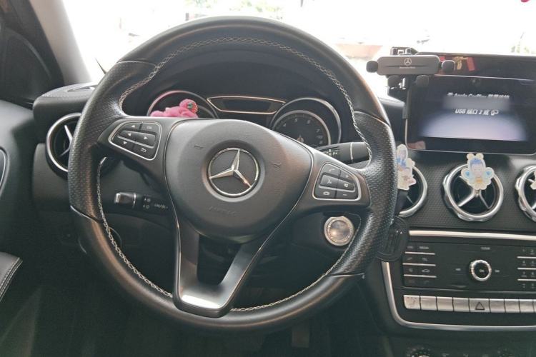 Used Mercedes-Benz GLA 2018 GLA 220 4MATIC Sport Edition Steering Wheel