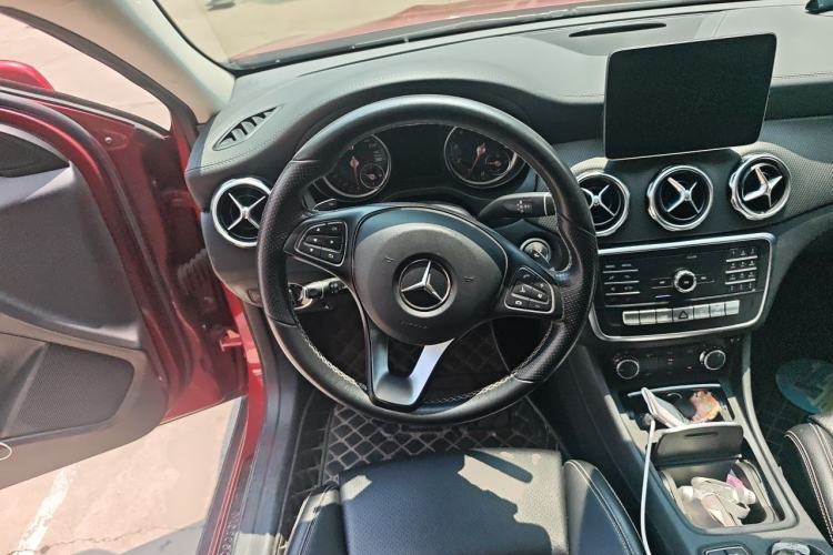 Used Mercedes-Benz GLA 2018 GLA 200 Fashion Model Steering Wheel