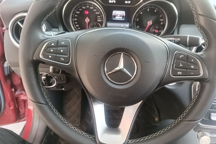 Used Mercedes-Benz GLA 2018 GLA 200 Sport Edition Steering Wheel