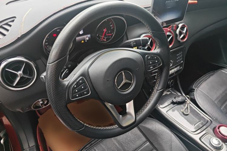 Used Mercedes-Benz GLA 2018 GLA 200 Fashion Model Steering Wheel