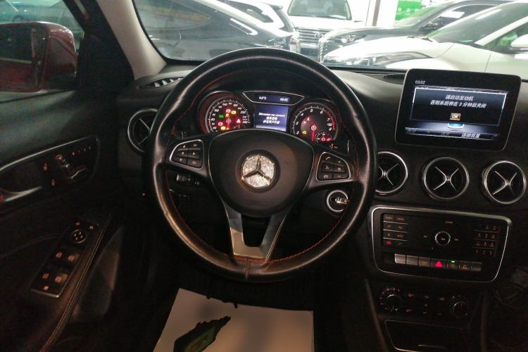 Used Mercedes-Benz GLA 2018 GLA 200 Sport Edition Steering Wheel