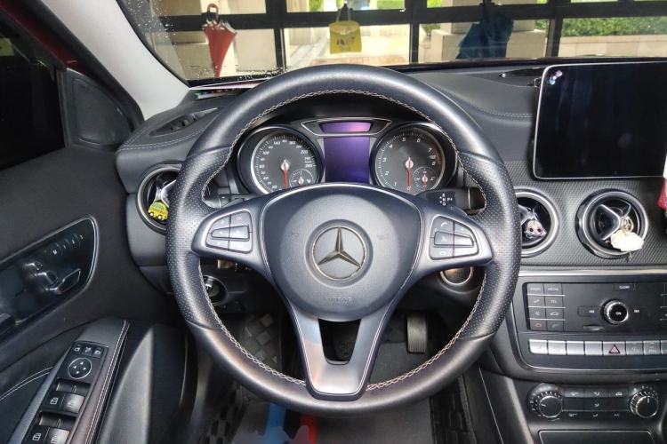 Used Mercedes-Benz GLA 2018 GLA 220 4MATIC Sport Edition Steering Wheel