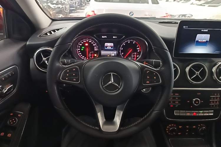 Used Mercedes-Benz GLA 2018 GLA 200 Sport Edition Steering Wheel