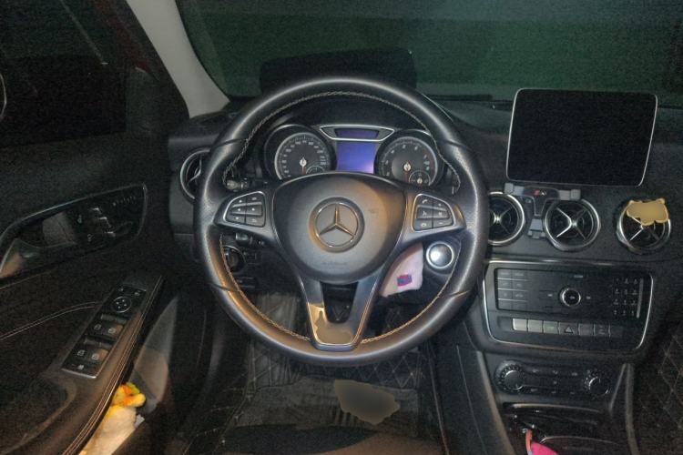 Used Mercedes-Benz GLA 2018 GLA 200 Sport Edition Steering Wheel