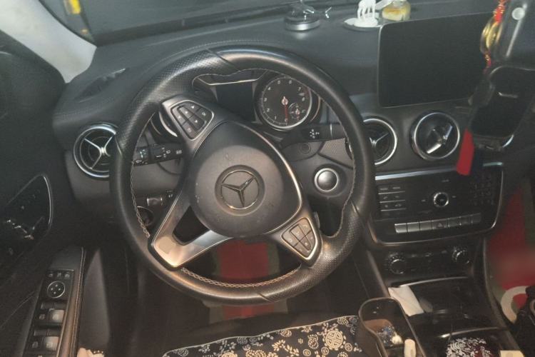 Used Mercedes-Benz GLA 2018 GLA 200 Fashion Model Steering Wheel