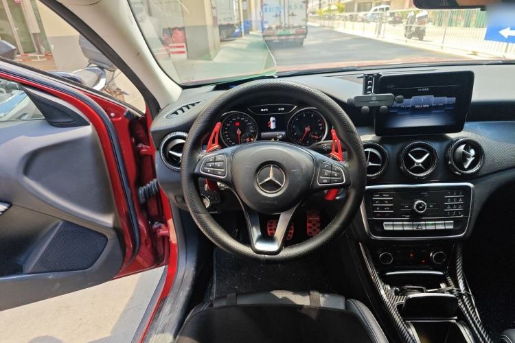 Used Mercedes-Benz GLA 2018 GLA 200 Sport Edition Steering Wheel
