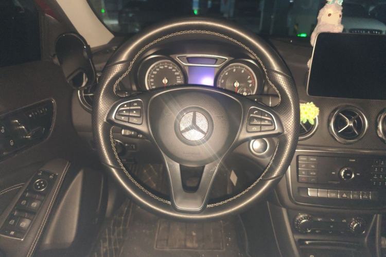 Used Mercedes-Benz GLA 2018 GLA 200 Sport Edition Steering Wheel
