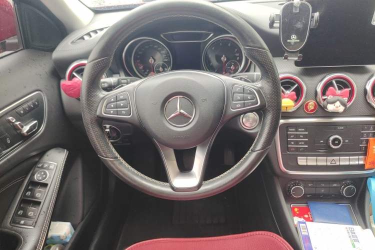 Used Mercedes-Benz GLA 2018 GLA 200 Fashion Model Steering Wheel