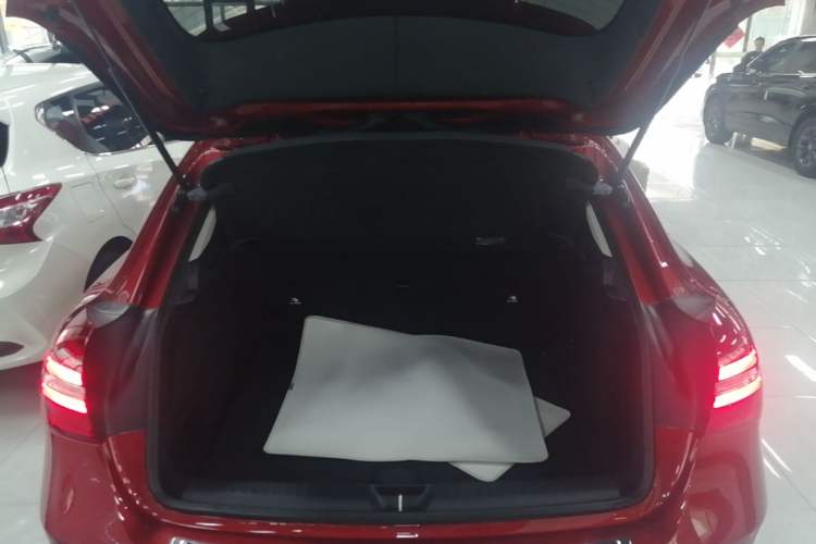 Used Mercedes-Benz GLA 2018 GLA 200 Fashion Model Trunk
