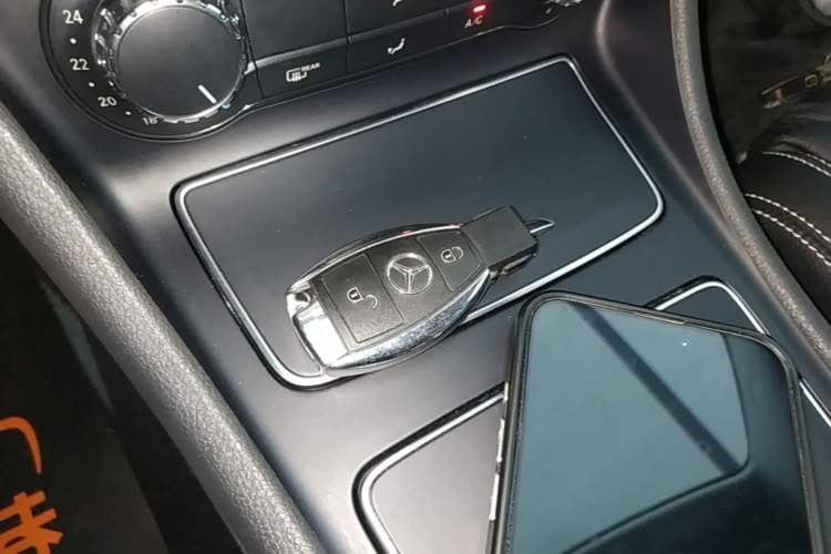 Used Mercedes-Benz GLA 2018 GLA 200 Fashion Model Vehicle Key