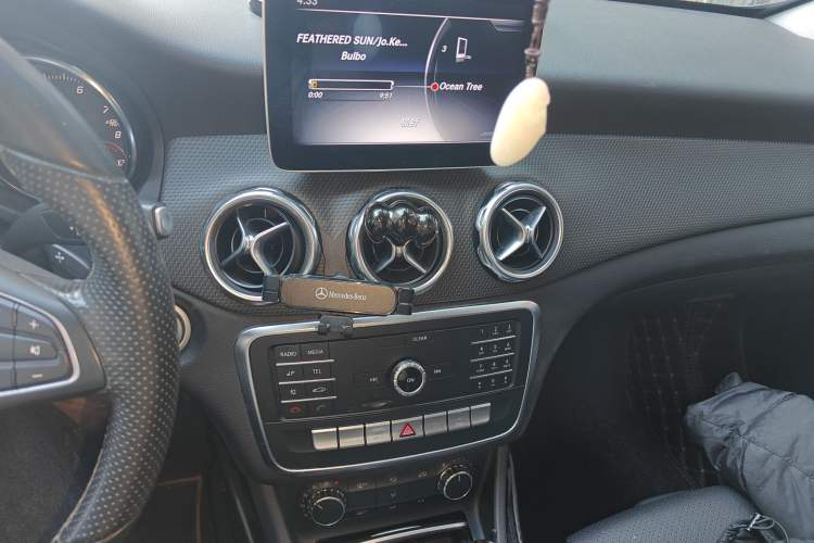 Used Mercedes-Benz GLA 2018 GLA 200 Sport Edition Audio And AC Panel
