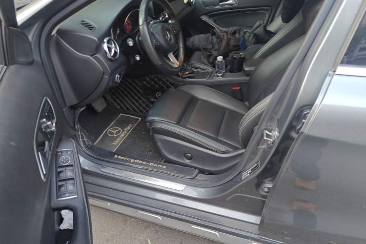 Used Mercedes-Benz GLA 2018 GLA 200 Sport Edition Driver Seat