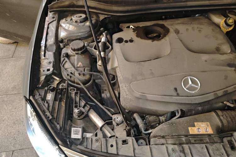 Used Mercedes-Benz GLA 2018 GLA 200 Fashion Model Engine Bay Right