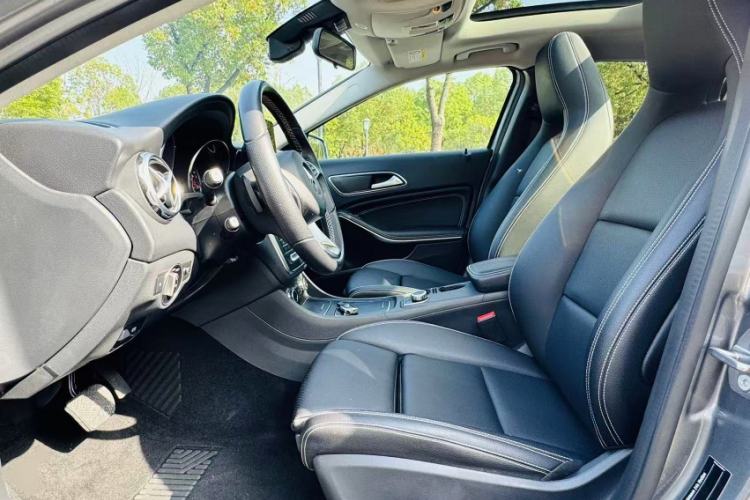 Used Mercedes-Benz GLA 2018 GLA 200 Sport Edition Interior 5