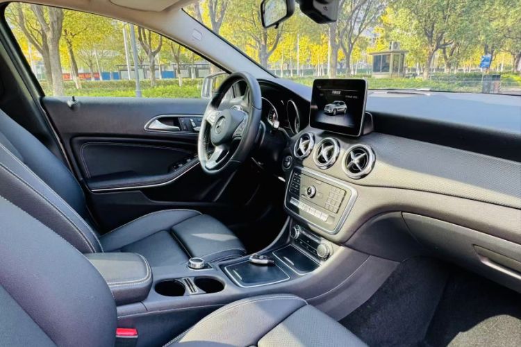 Used Mercedes-Benz GLA 2018 GLA 200 Sport Edition Interior 7