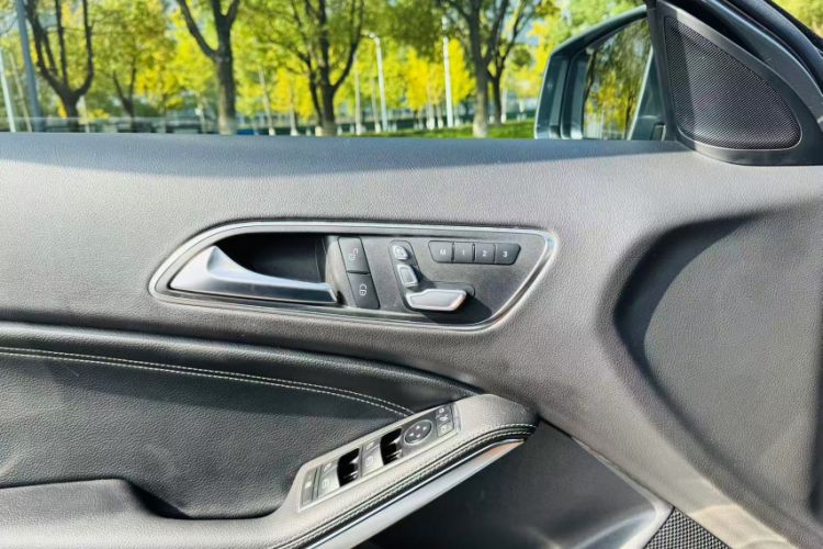 Used Mercedes-Benz GLA 2018 GLA 200 Sport Edition Interior 8