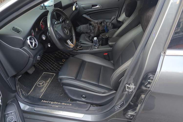 Used Mercedes-Benz GLA 2018 GLA 200 Sport Edition Left Front Seat