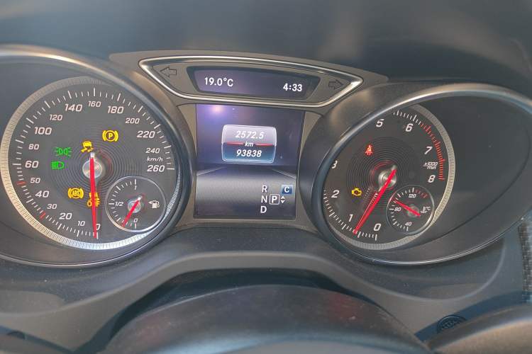 Used Mercedes-Benz GLA 2018 GLA 200 Sport Edition Odometer Close Up
