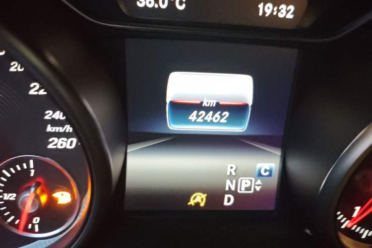 Used Mercedes-Benz GLA 2018 GLA 200 Fashion Model Odometer Close Up