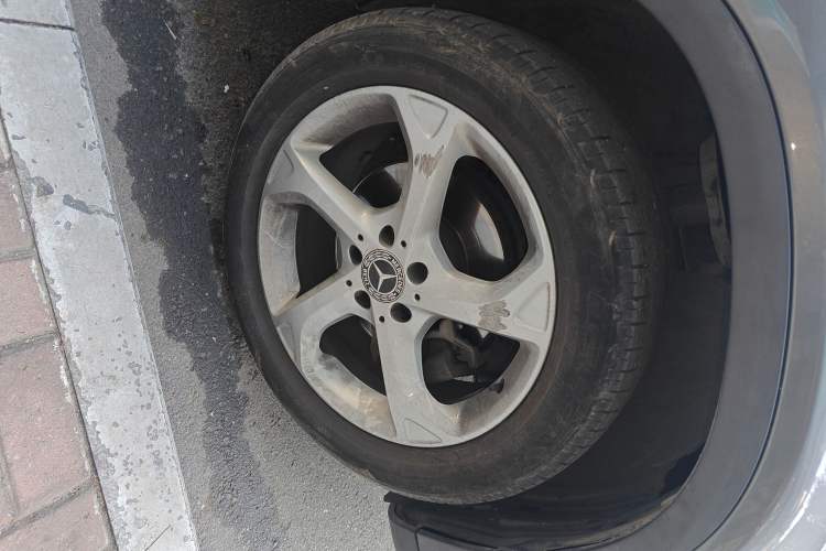 Used Mercedes-Benz GLA 2018 GLA 200 Sport Edition Right Front Wheel Hub
