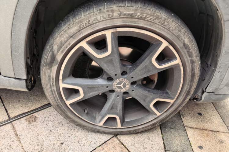 Used Mercedes-Benz GLA 2018 GLA 220 4MATIC Sport Edition Right Front Wheel Hub