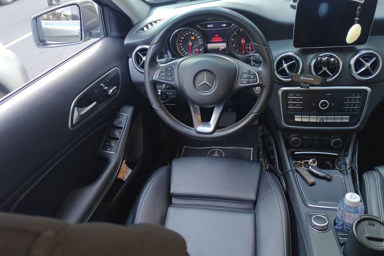 Used Mercedes-Benz GLA 2018 GLA 200 Sport Edition Steering Wheel