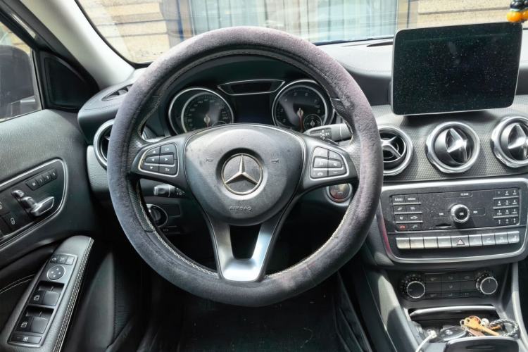 Used Mercedes-Benz GLA 2018 GLA 220 4MATIC Sport Edition Steering Wheel
