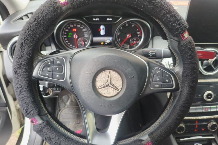 Used Mercedes-Benz GLA 2018 GLA 200 Sport Edition Steering Wheel